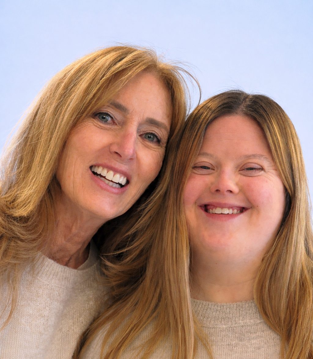 Photo Molly an Mom Light blue